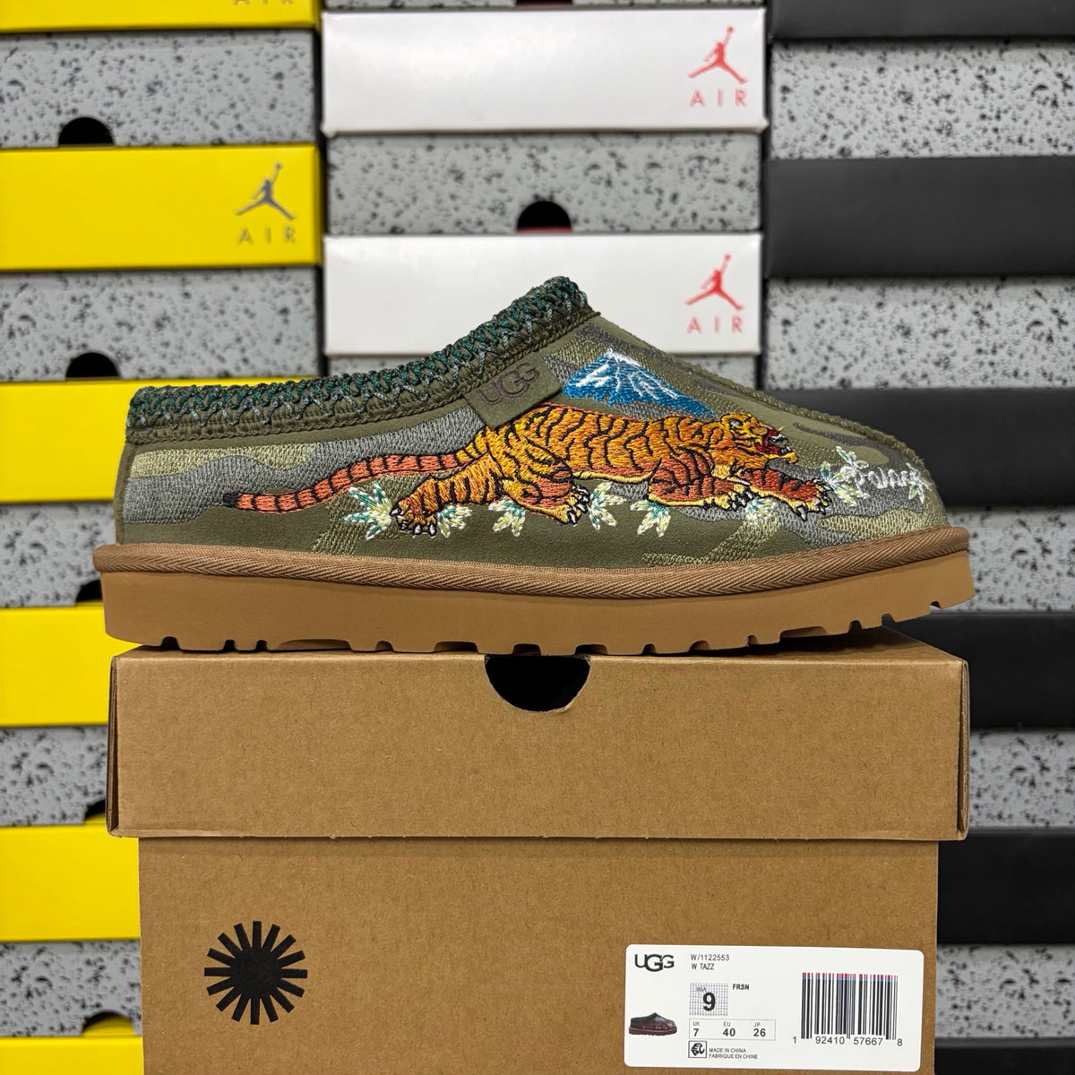 UGG × Palace Skateboards Tazz Slipper – Olive with Dragon Embroidery, Dark Green Braid Trim & Gum Platform Sole