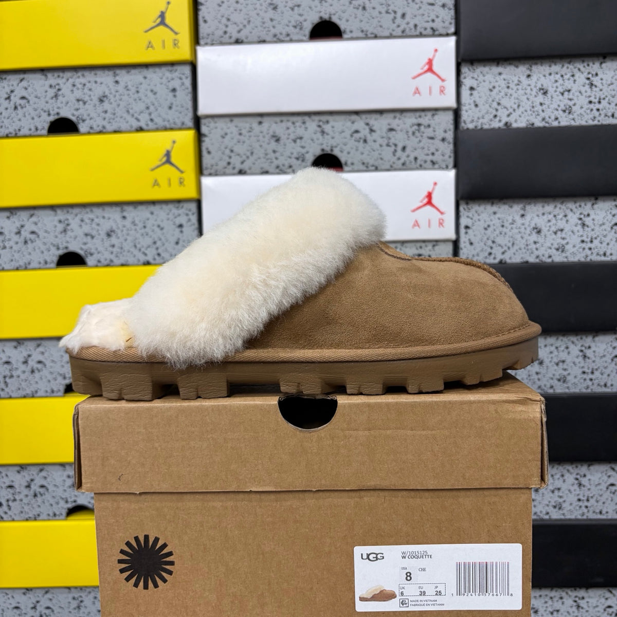 UGG Disquette Platform Slipper – Chestnut Suede Open-Toe Slide with Oversized Cream Sheepskin Drape & Chunky Gum Lug Sole