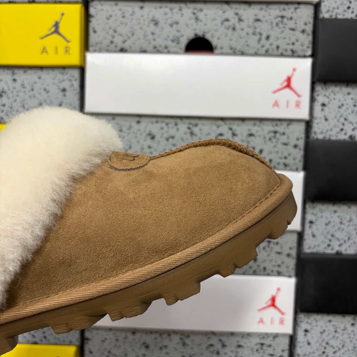 UGG Disquette Platform Slipper – Chestnut Suede Open-Toe Slide with Oversized Cream Sheepskin Drape & Chunky Gum Lug Sole