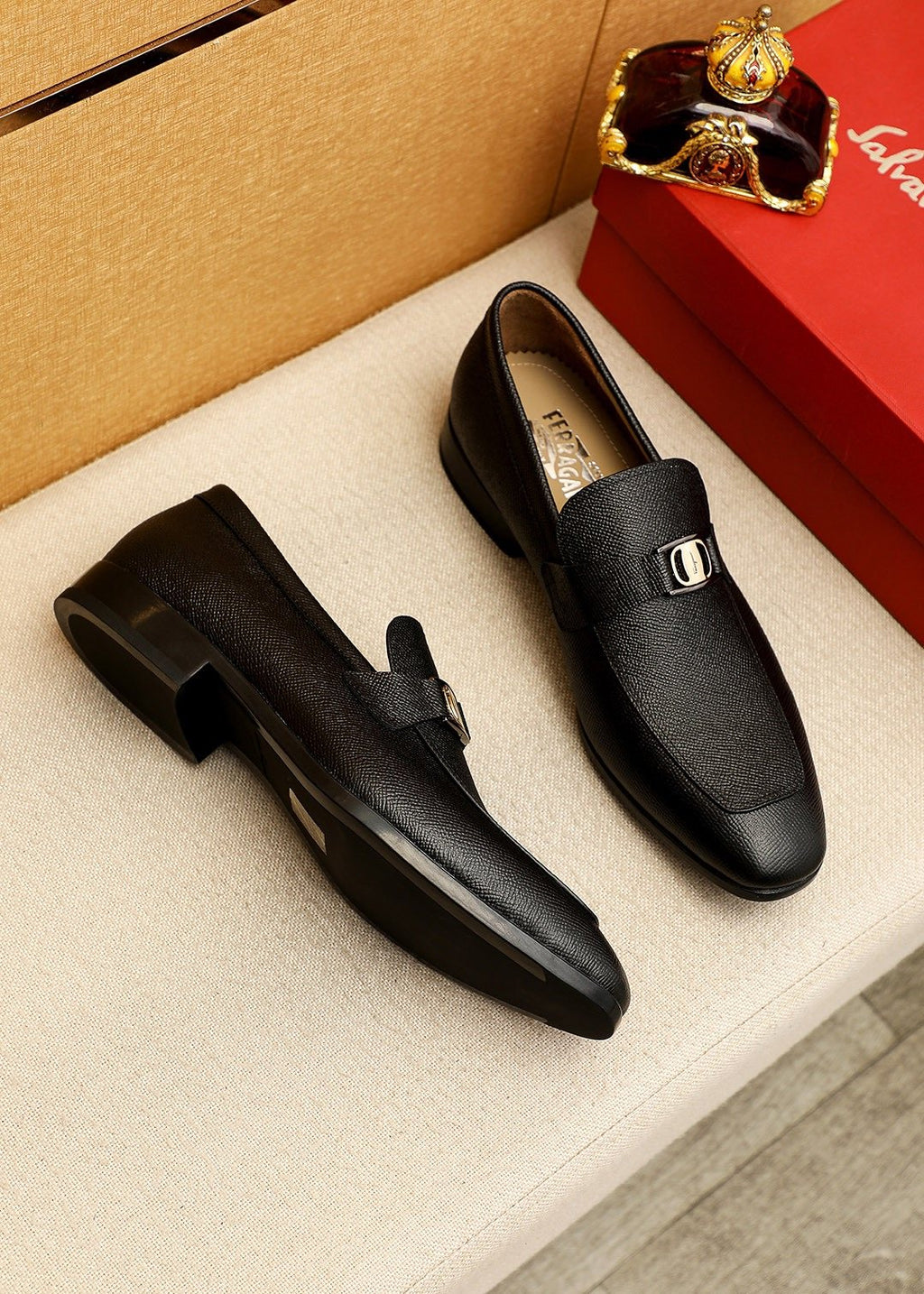 Ferragamo Men's Black Buckle Loafers - Low-Profile Heel