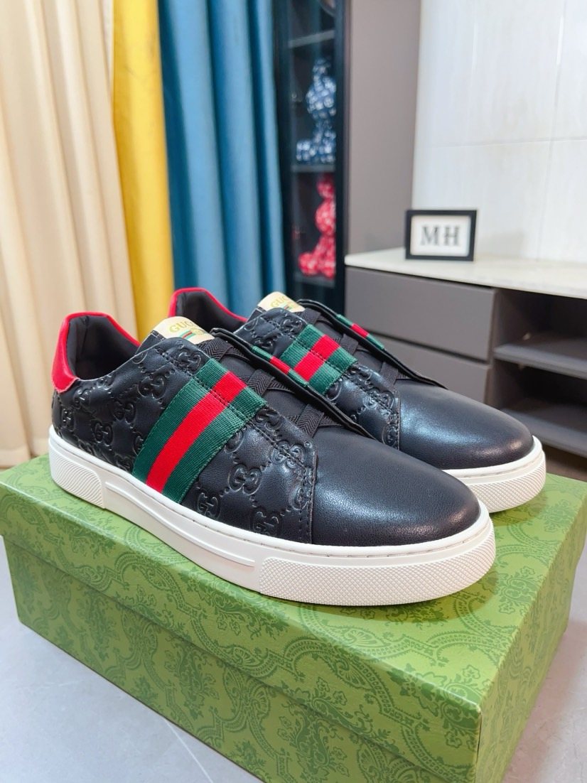 Gucci Men's Stripe Low-Top Sneakers - Embossed Texture