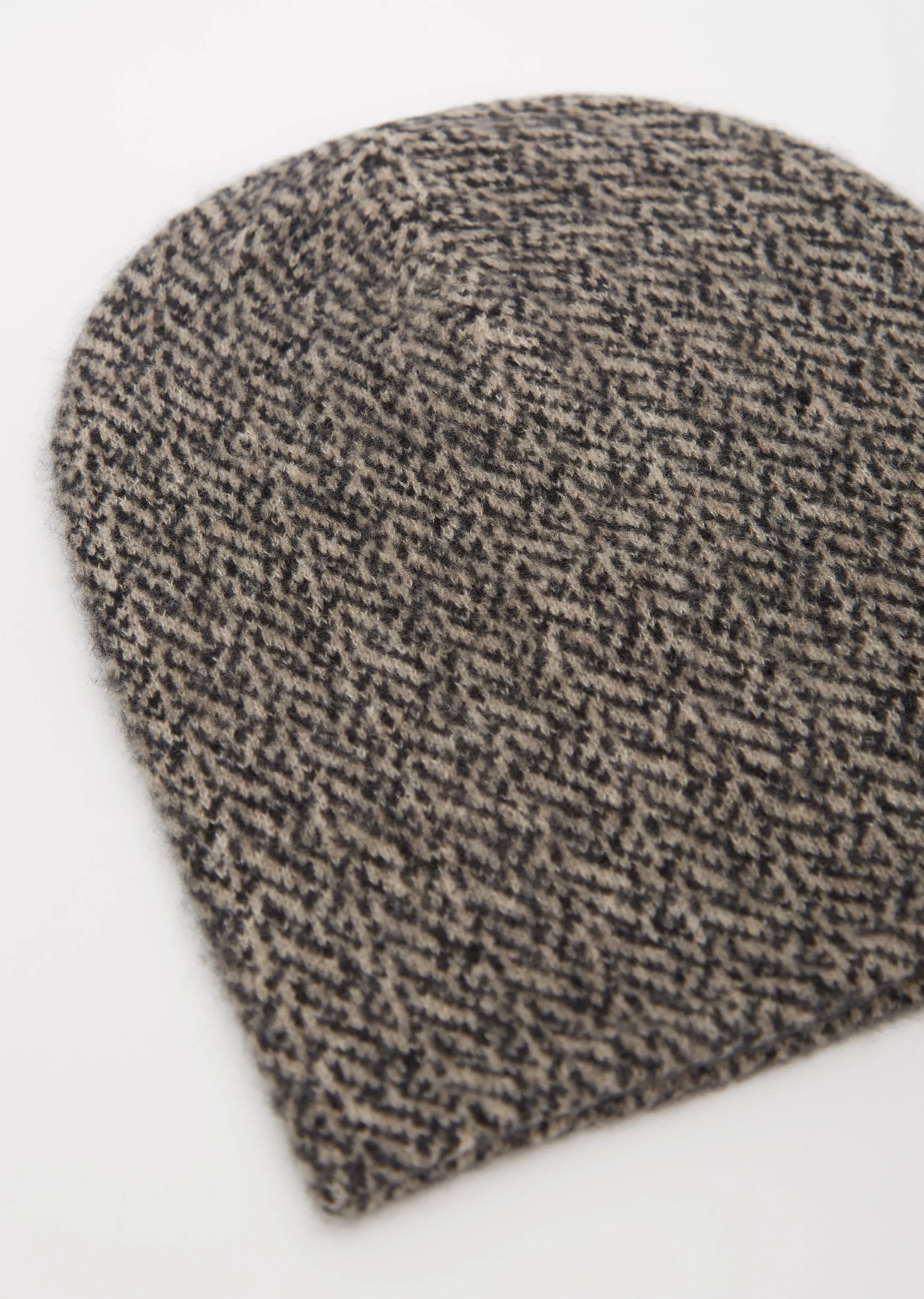 Beanie — Blocked / Light Coloured