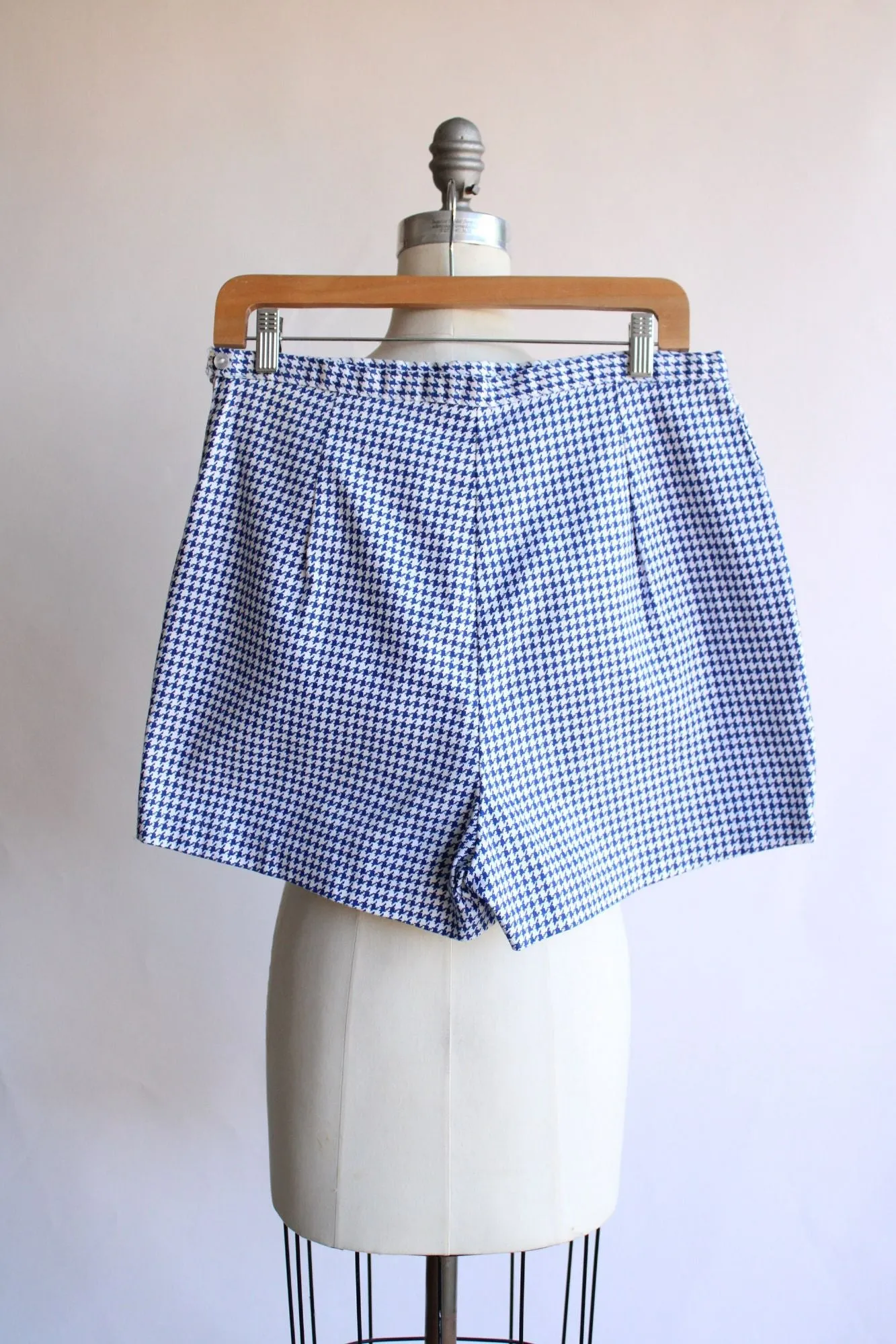 Vintage 1950s 1960s Carol Brown Blue and White Houndstooth Shorts