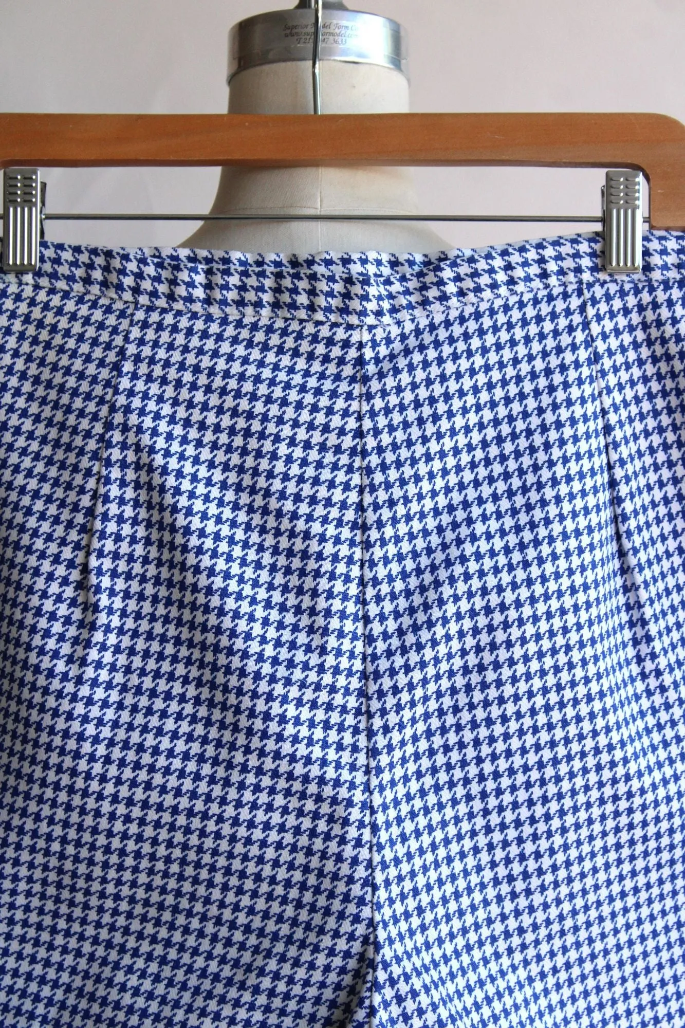 Vintage 1950s 1960s Carol Brown Blue and White Houndstooth Shorts